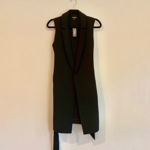 Long Sleeveless Vest with belt